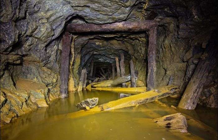 Таємничі занедбані шахти (38 фото)