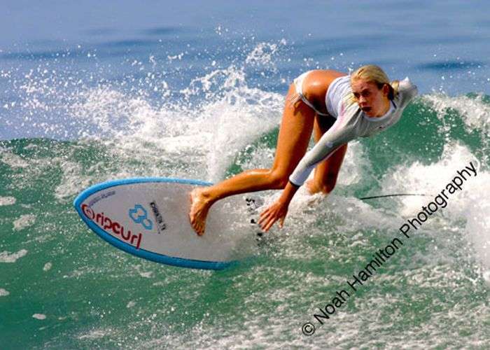 Безстрашна серфингистка (21 фото)