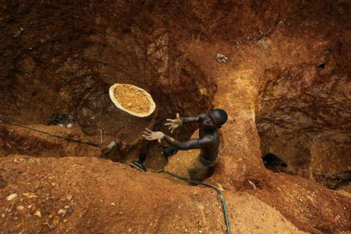 Як видобувають золото в Гані (34 фото)