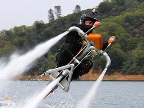 Іграшка для олігархів - літаючий водний мотоцикл (6 фото)