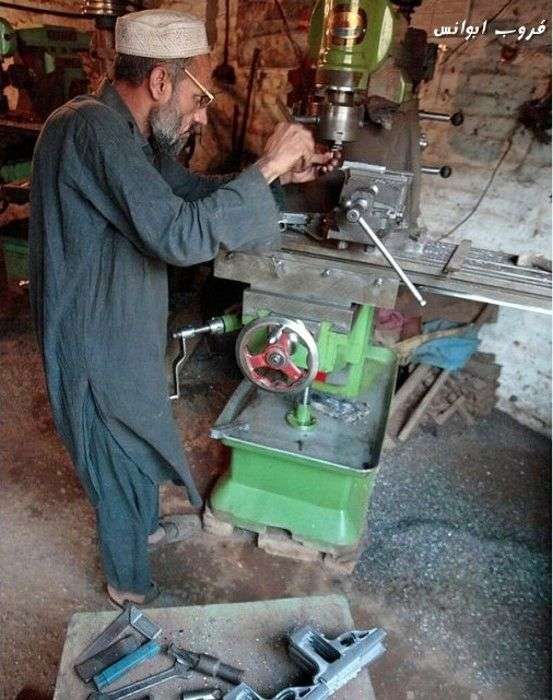 Збройова фабрика в Пакистані (22 фото)