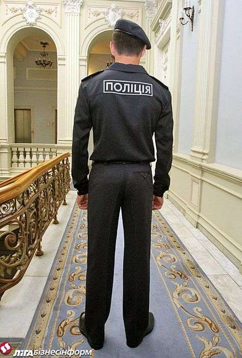 Нова форма української поліції (10 фото)