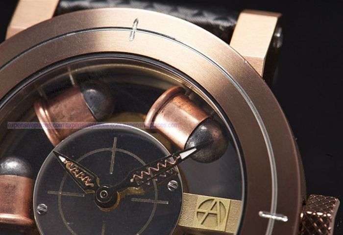 Незвичайні годинник для любителів зброї (7 фото)