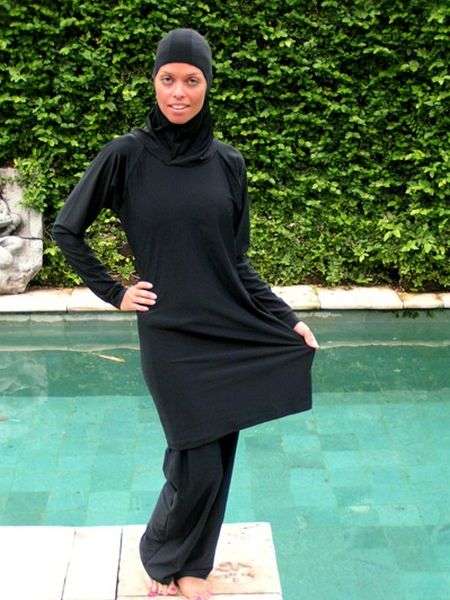Креативний купальний костюм для мусульманок (5 фото)