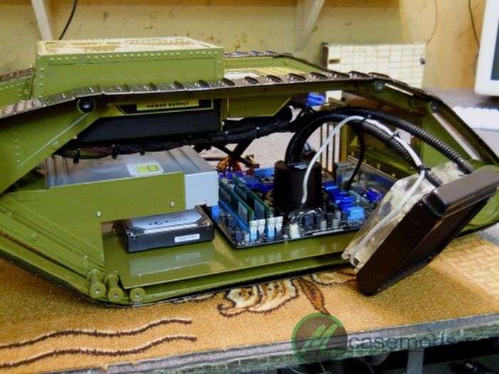 Компютер у вигляді танки MK-4 (111 фото)