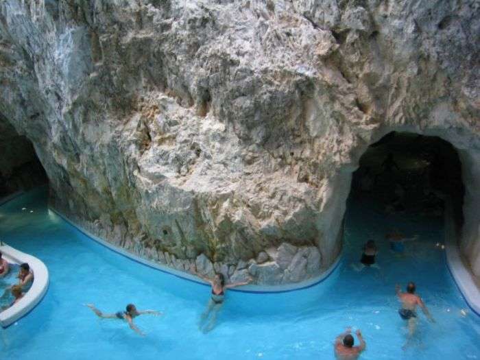 Угорські термальні басейни (12 фото)
