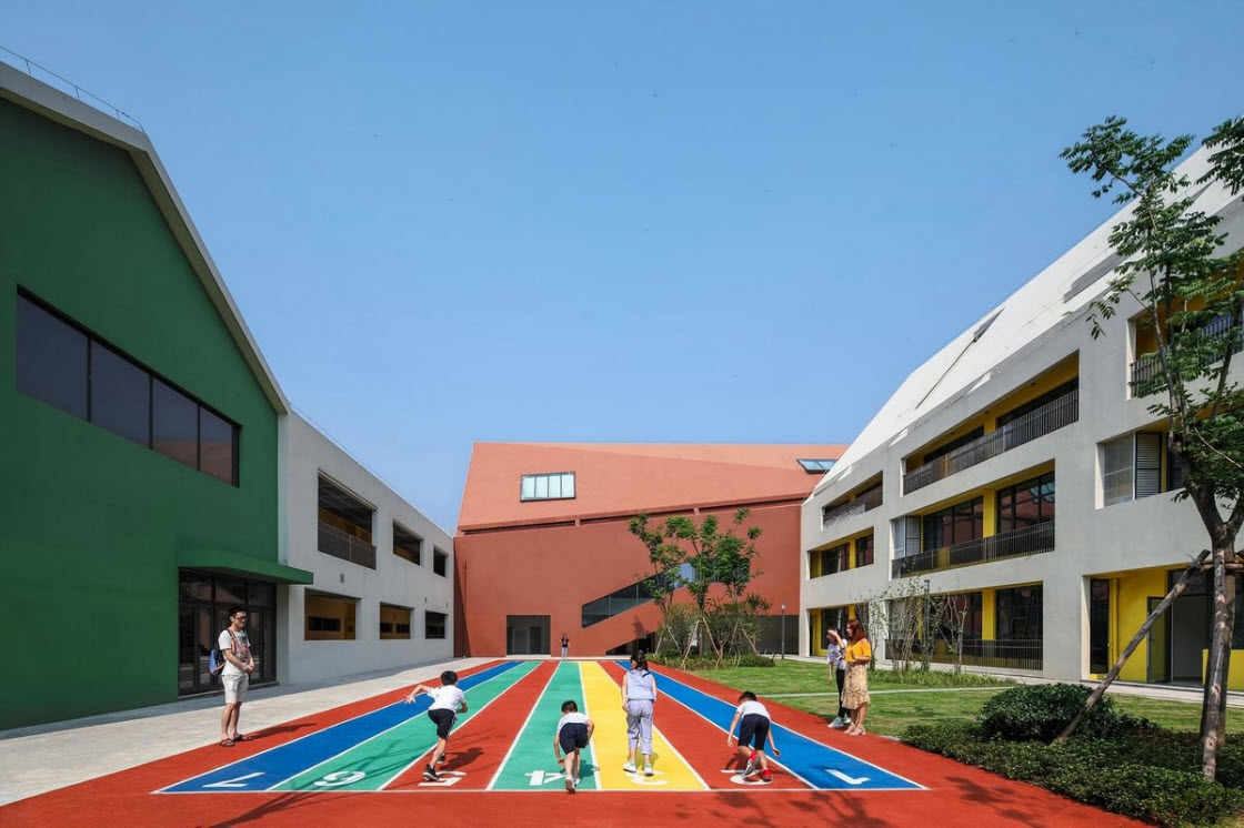 Детский сад и начальная школа в Китае архитектура,дети,детский сад,здание,Китай