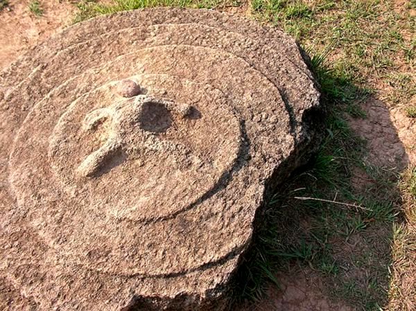 В труднодоступных горных лесах Лаоса обнаружены «кувшины мертвецов» Археология