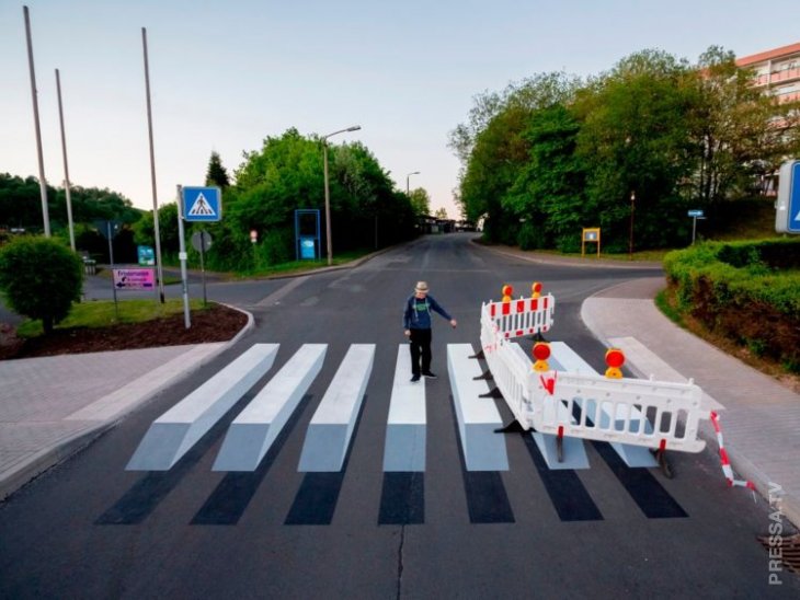 3D пешеходные переходы заставляют водителей притормаживать 