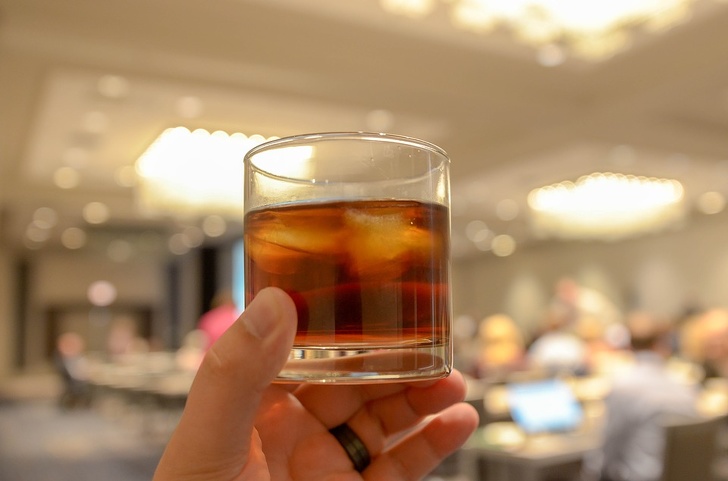 20+ правил, которые помогут отличить оригинальный спиртной напиток от подделки подделки,советы,спиртное