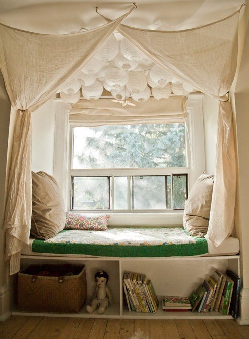 Очень красивый и оригинальный уютный уголок у окна идеи для дома,интерьер и дизайн,окно,уголок для отдыха,уют и комфорт