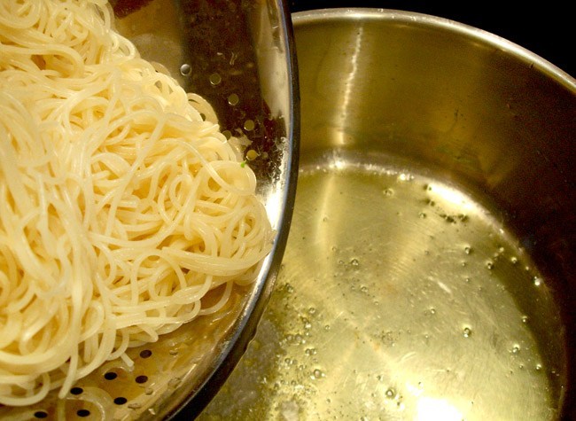 Спагетти с «холодным» соусом кулинария,соусы,спагетти