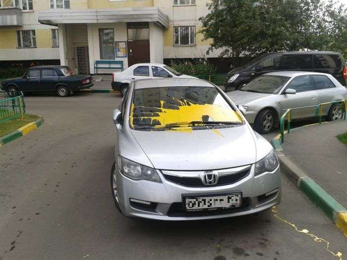 Барвиста помста автовласникові (3 фото)