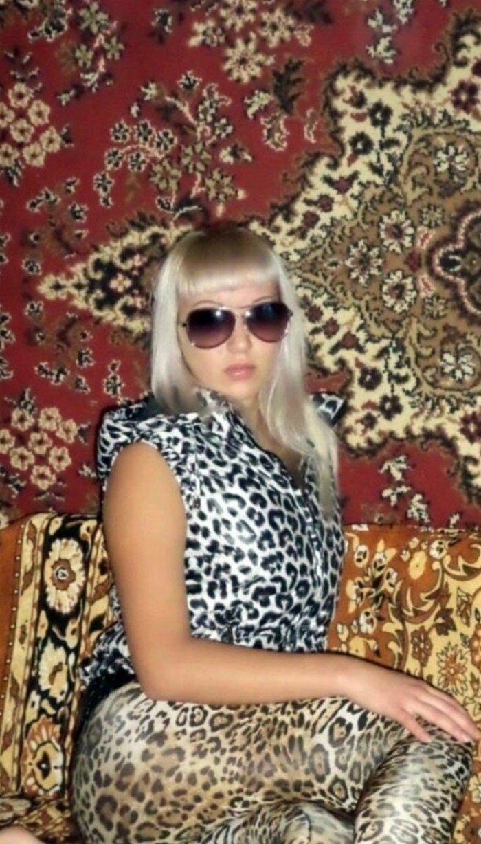 Домашние принцессы на фоне ковров Всячина