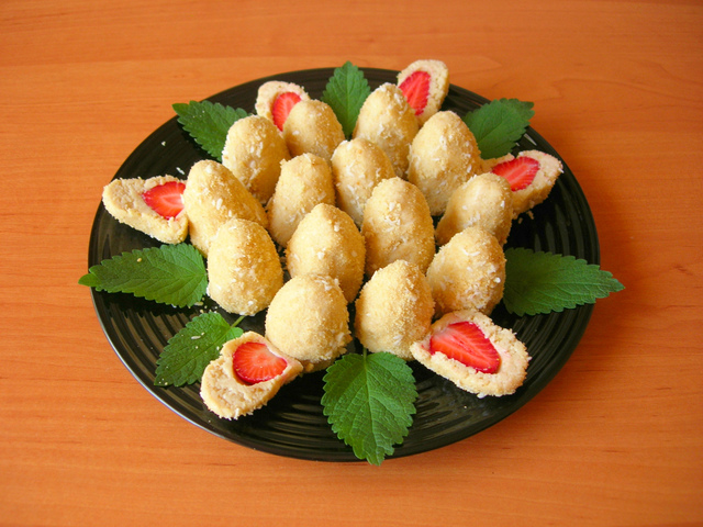 Печенье без выпечки со свежей клубникой десерты,кулинария