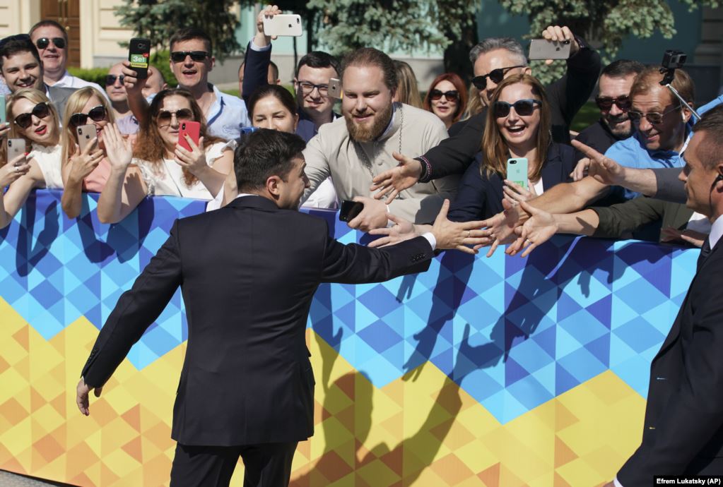 Слуга народа и президент клики выборы,Зеленский,общество,политика,Путин,Украина