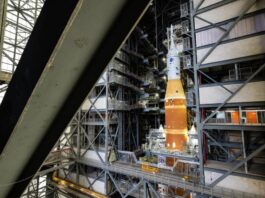 Artemis II: NASA zahájila pilotovaný lunární průlet se startem v dubnu