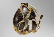 Misteri Lem Atom: Mengapa Fisikawan Berlomba untuk Memecahkan Kesenjangan Massa Yang-Mills